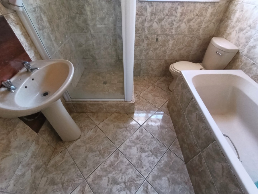 3 Bedroom Property for Sale in Vista Park Free State